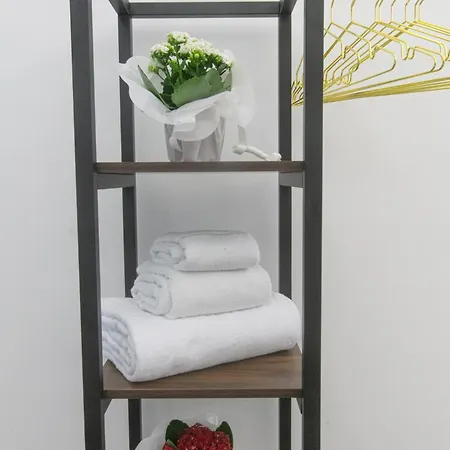 Pignasecca Domus Πανσιόν 4*