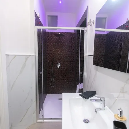 Pignasecca Domus Πανσιόν 4*